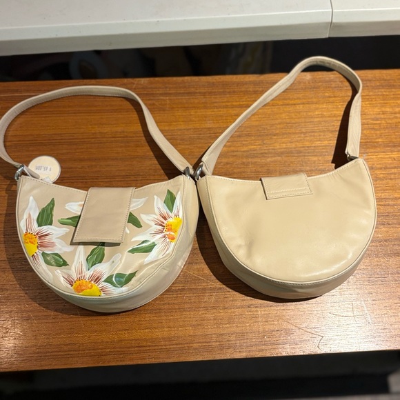 Claudia Ciuti Italy Leather Hand-Painted Daisy Shoulder...